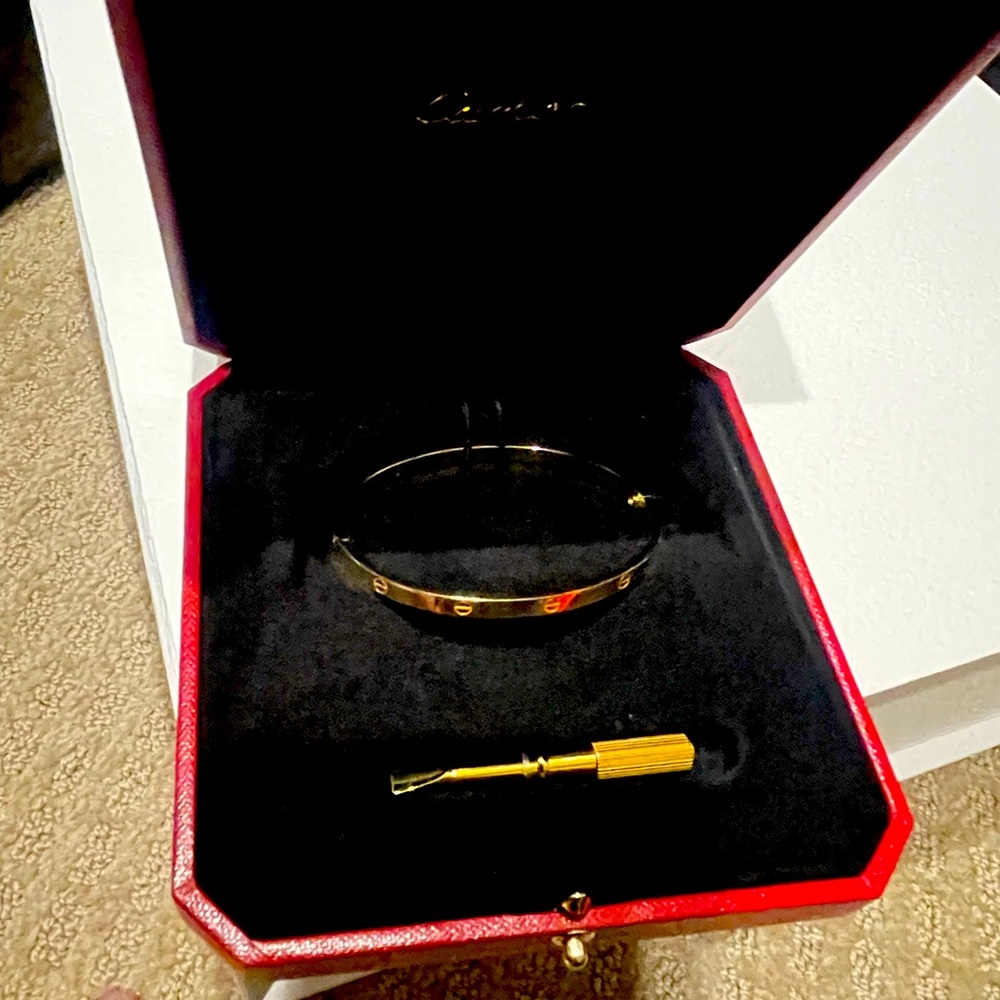 *SOLD* Thin love Cartier bracelet